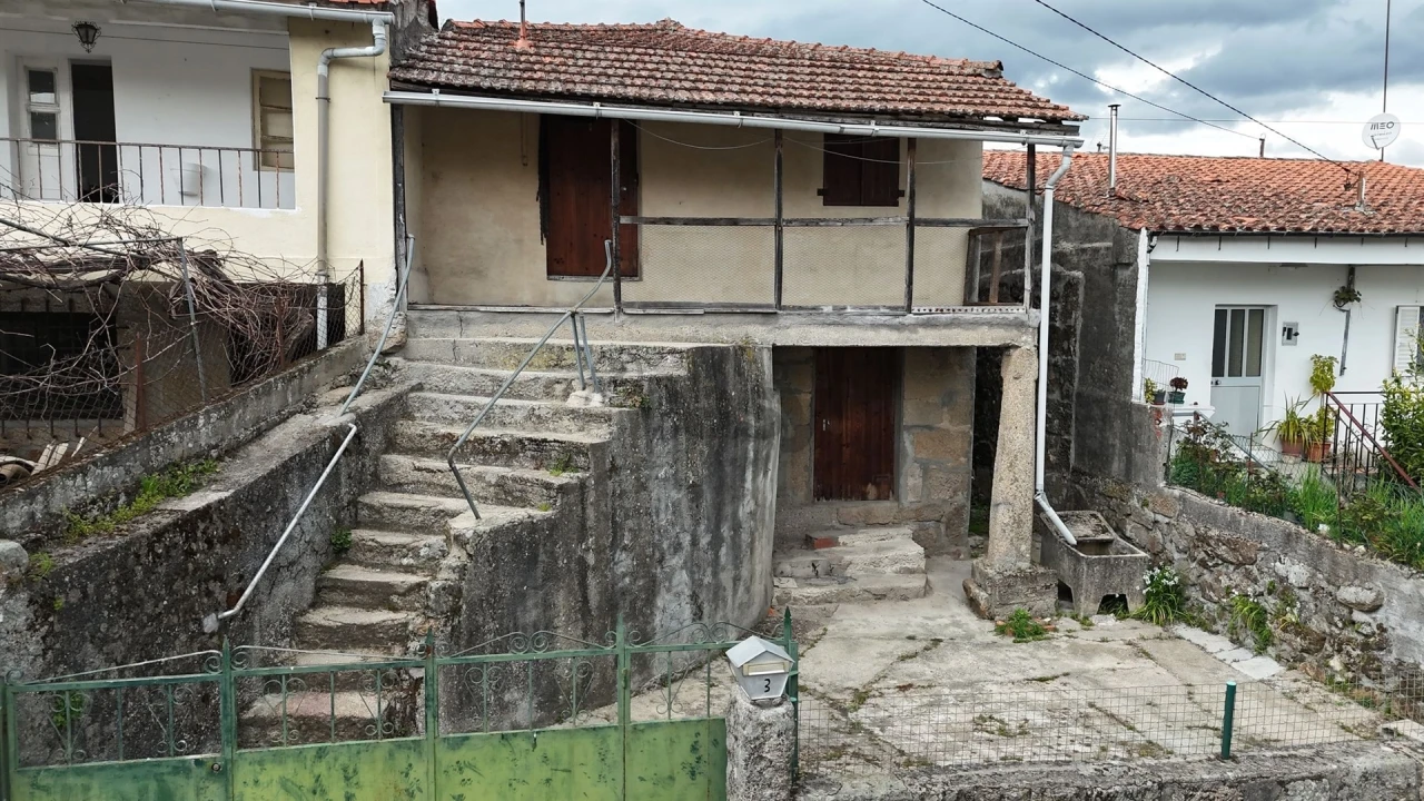 Moradia T3 para Venda em Mondrões Foto 1