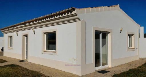 Moradia T4 para Venda em Quelfes