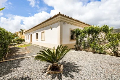 Moradia T4 para Venda em Quelfes