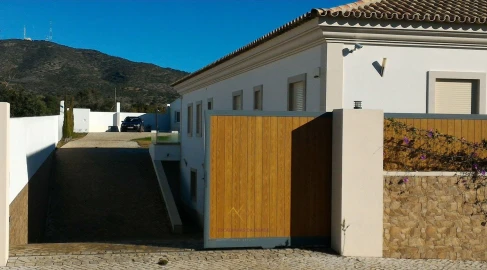 Moradia T4 para Venda em Quelfes