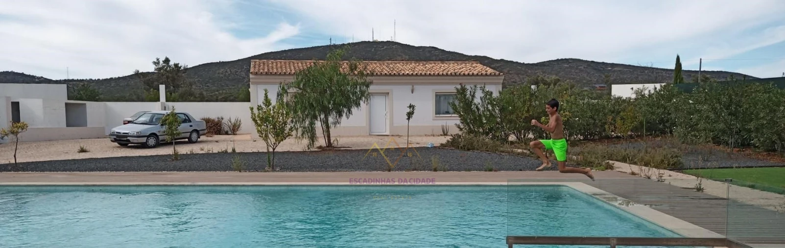 Moradia T4 para Venda em Quelfes Foto 30