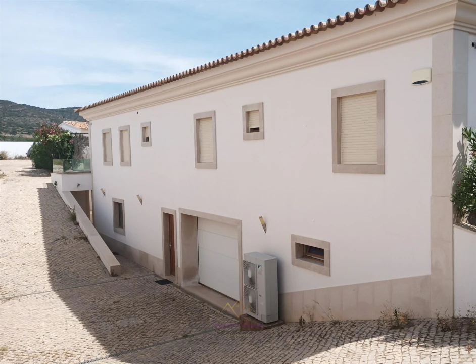 Moradia T4 para Venda em Quelfes Foto 27