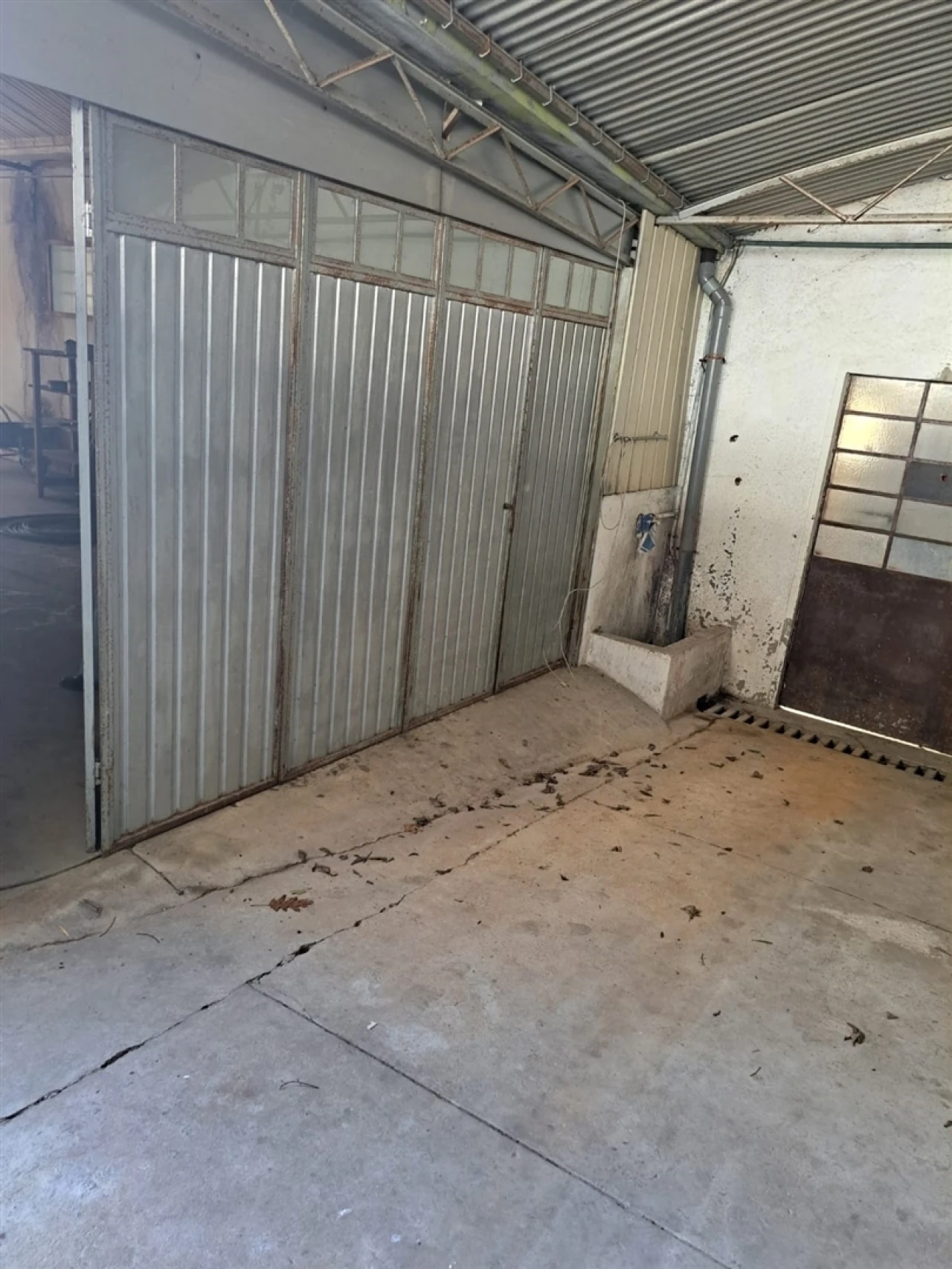 Armazém para Venda em São João da Madeira Foto 8