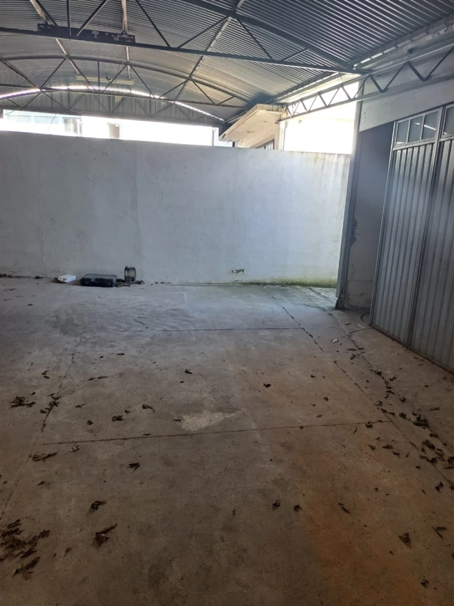 Armazém para Venda em São João da Madeira Foto 3