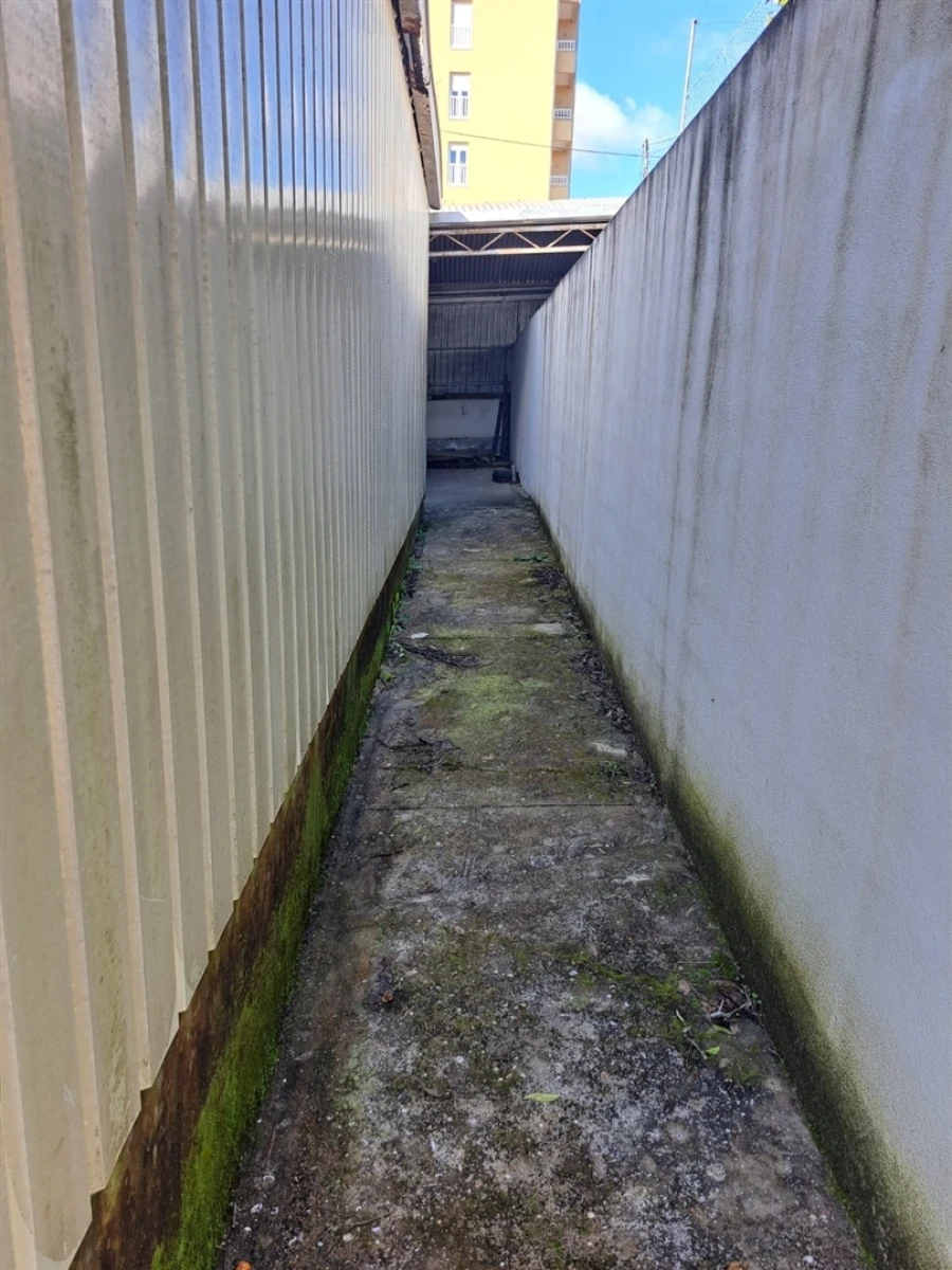 Armazém para Venda em São João da Madeira Foto 10