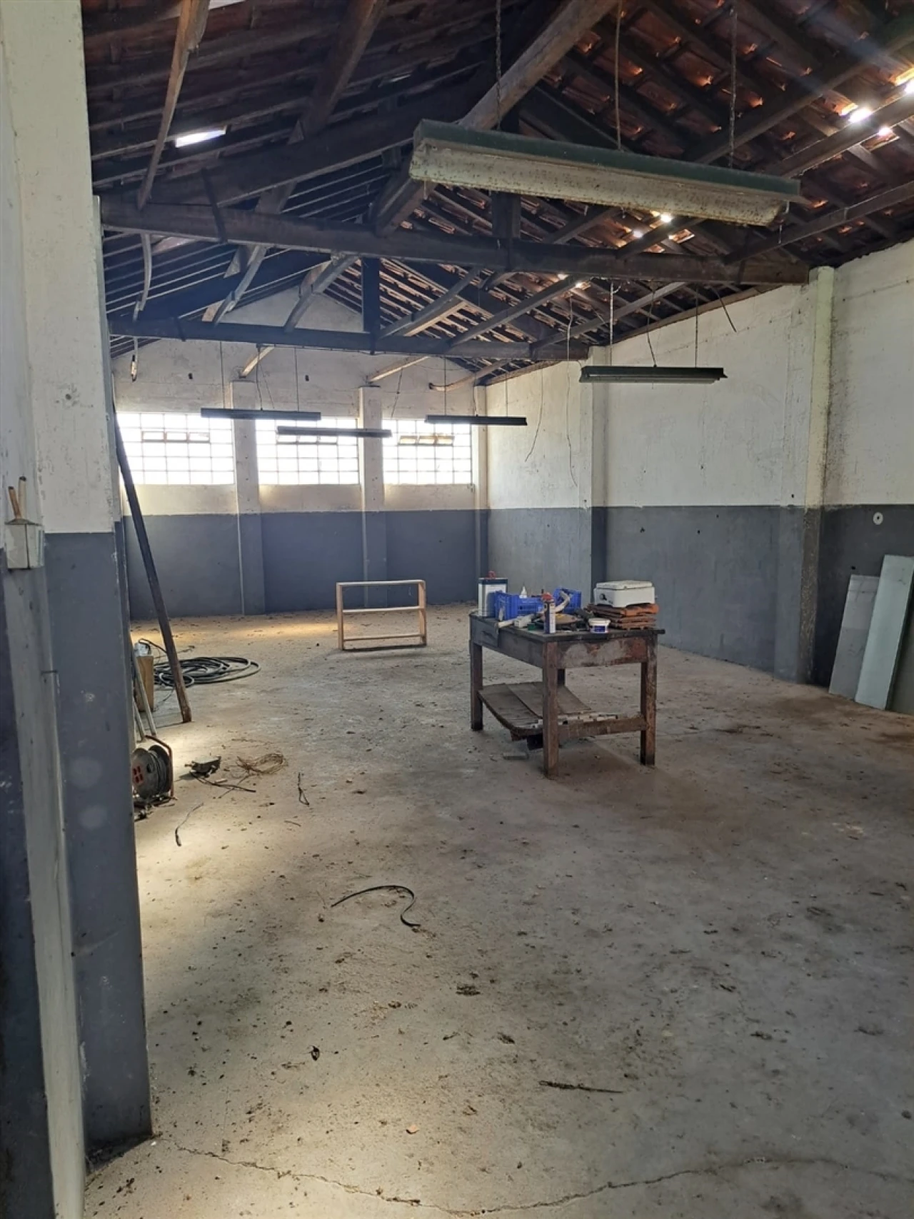 Armazém para Venda em São João da Madeira Foto 4