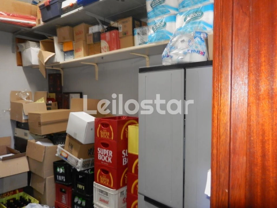 Loja para Trespasse em Oliveira do Douro Foto 12