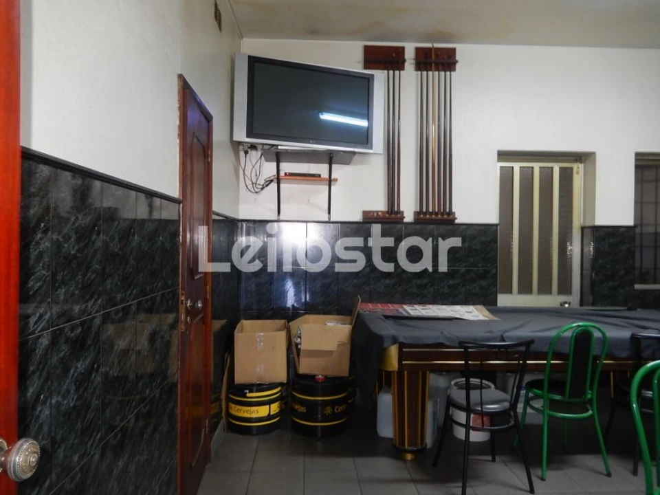 Loja para Trespasse em Oliveira do Douro Foto 17