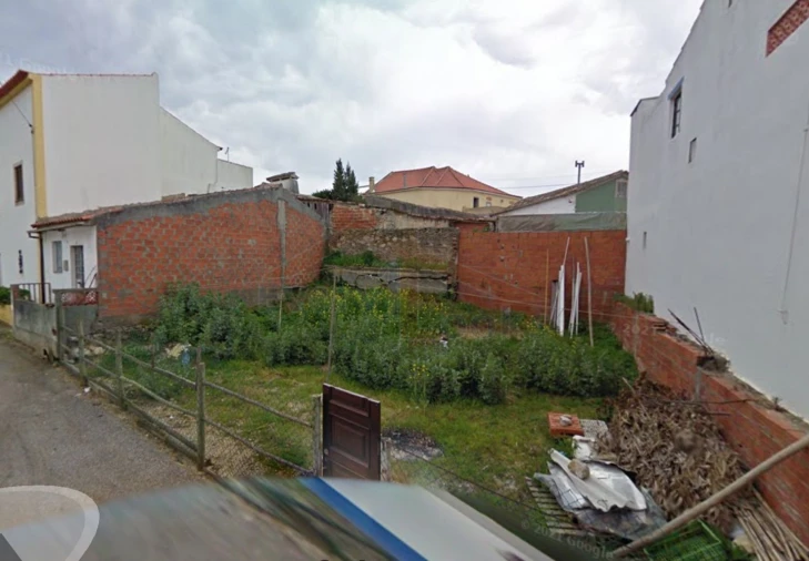 Moradia T1 para Venda em Olho Marinho Foto 1