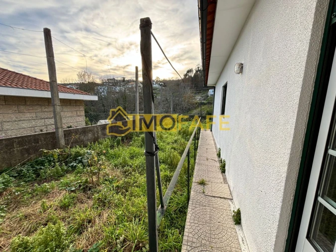 Moradia T2 para Venda em Passos Foto 6