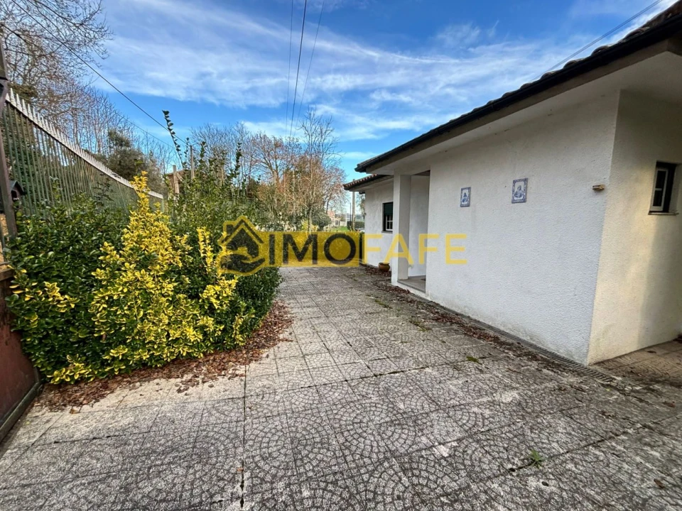 Moradia T2 para Venda em Passos Foto 5