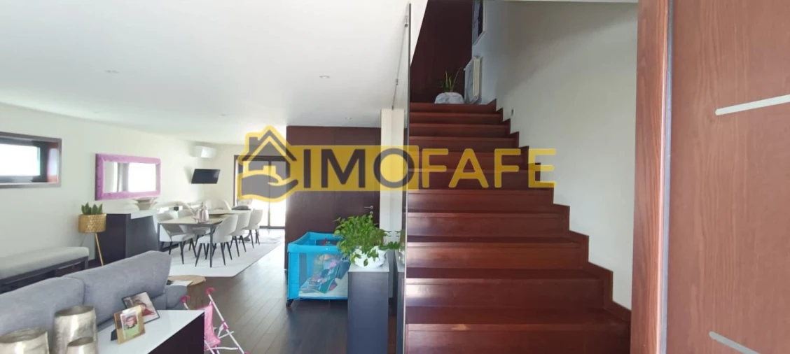 Moradia T3 para Venda em Medelo Foto 5