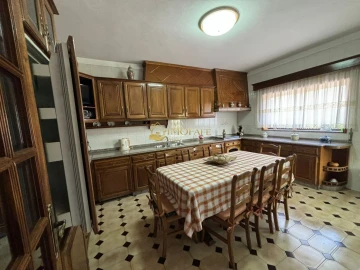 Moradia T3 para Venda em Cepães e Fareja