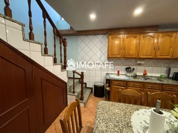 Moradia T3 para Venda em Cepães e Fareja