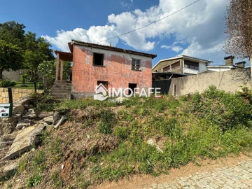 Moradia T2 para Venda em Britelo, Gémeos e Ourilhe