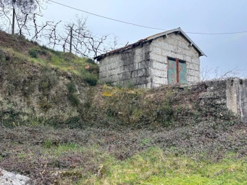 Moradia T0 para Venda em Moreira do Rei e Várzea Cova