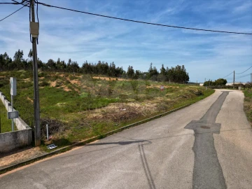 Terreno para Venda em Campelos e Outeiro da Cabeça