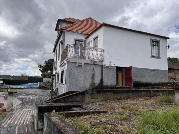 Moradia T6 para Venda em Boa Aldeia, Farminhão e Torredeita