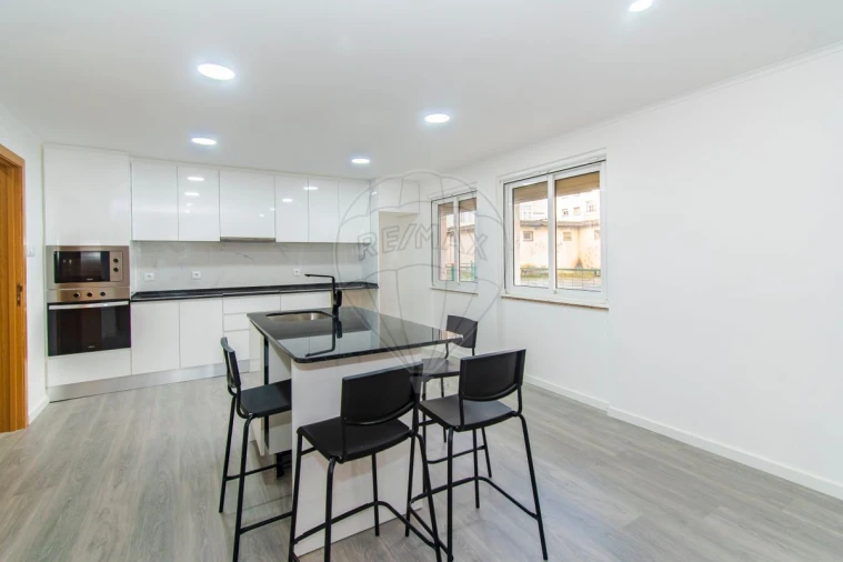 Apartamento T2 para Venda em Alhandra, São João dos Montes e Calhandriz Foto 4