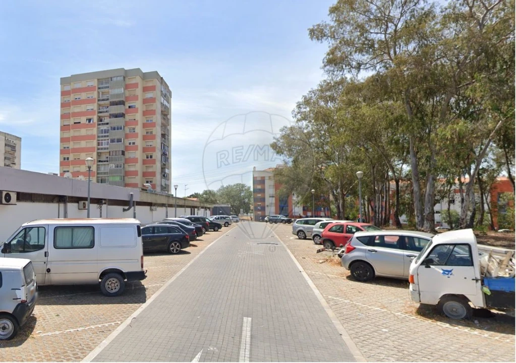 Apartamento T3 para Venda em Santo Antonio da Charneca Foto 4