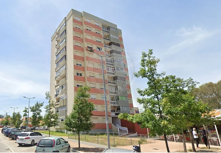 Apartamento T3 para Venda em Santo Antonio da Charneca Foto 3
