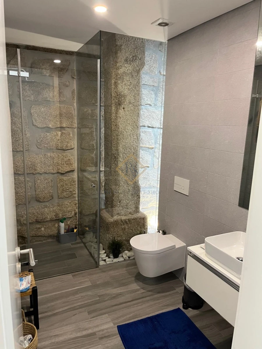 Moradia T4 para Venda em Santa Maria Maior e Monserrate e Meadela Foto 12