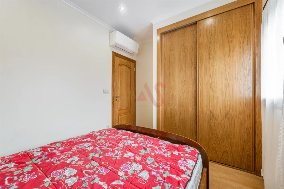 Moradia T6 para Venda em Medelo Foto 17