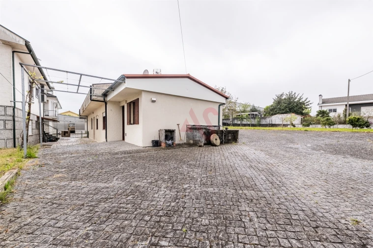 Moradia T6 para Venda em Medelo Foto 28