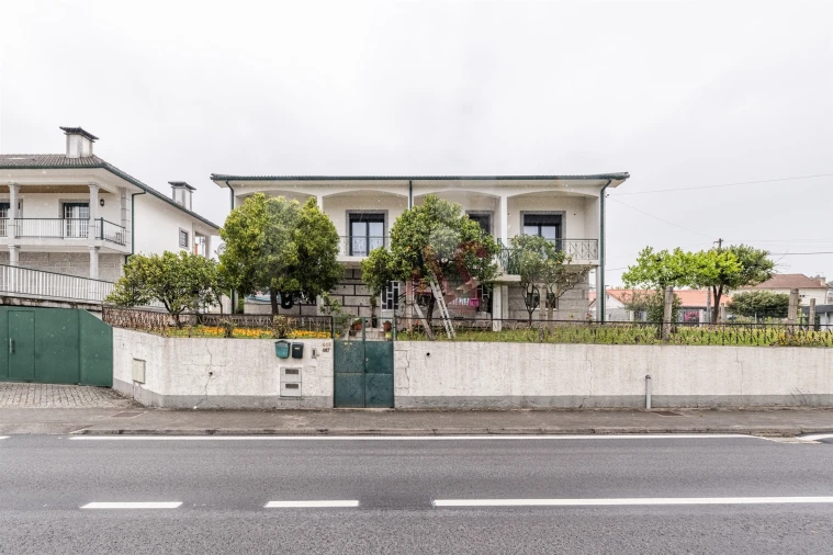 Moradia T6 para Venda em Medelo Foto 34