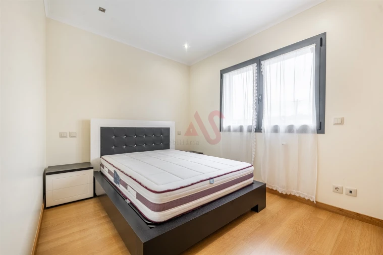 Moradia T6 para Venda em Medelo Foto 14