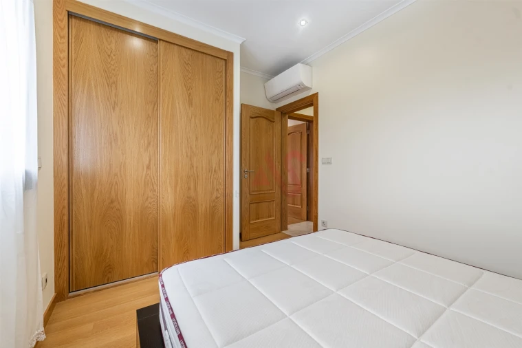 Moradia T6 para Venda em Medelo Foto 15