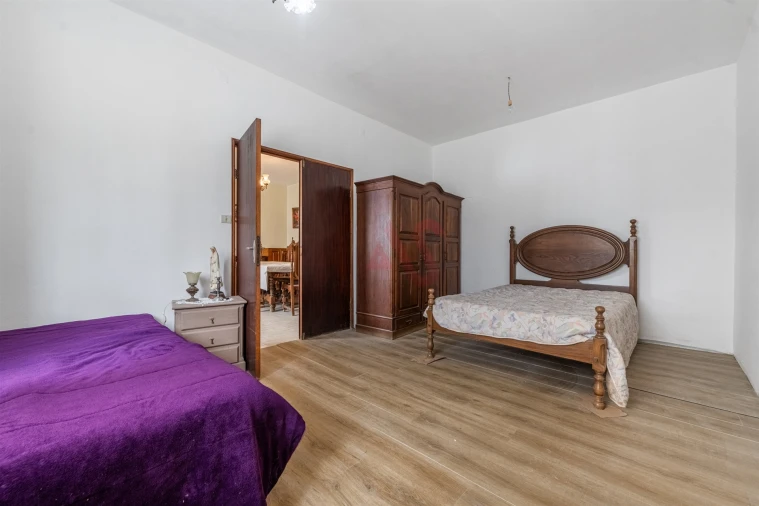 Moradia T6 para Venda em Medelo Foto 21