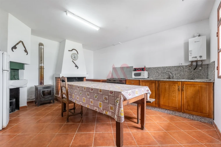 Moradia T6 para Venda em Medelo Foto 20