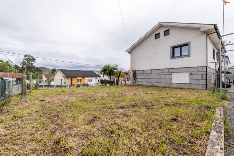 Moradia T6 para Venda em Medelo Foto 29