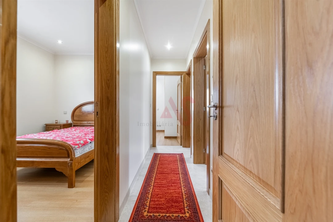 Moradia T6 para Venda em Medelo Foto 11