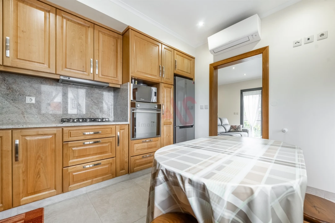 Moradia T6 para Venda em Medelo Foto 8