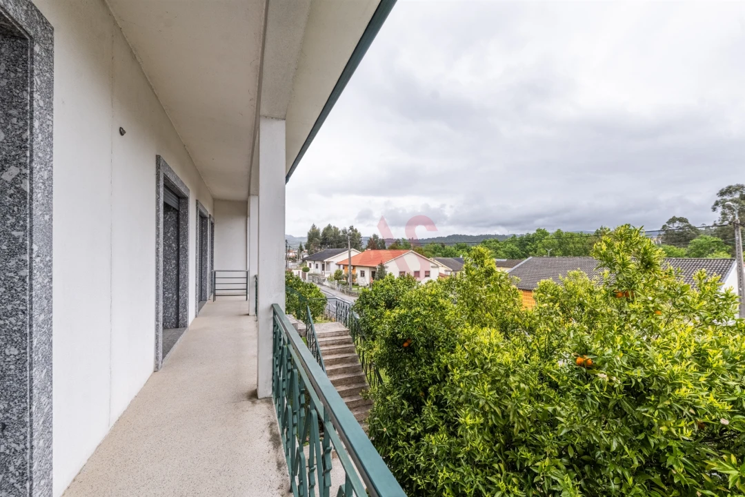 Moradia T6 para Venda em Medelo Foto 9