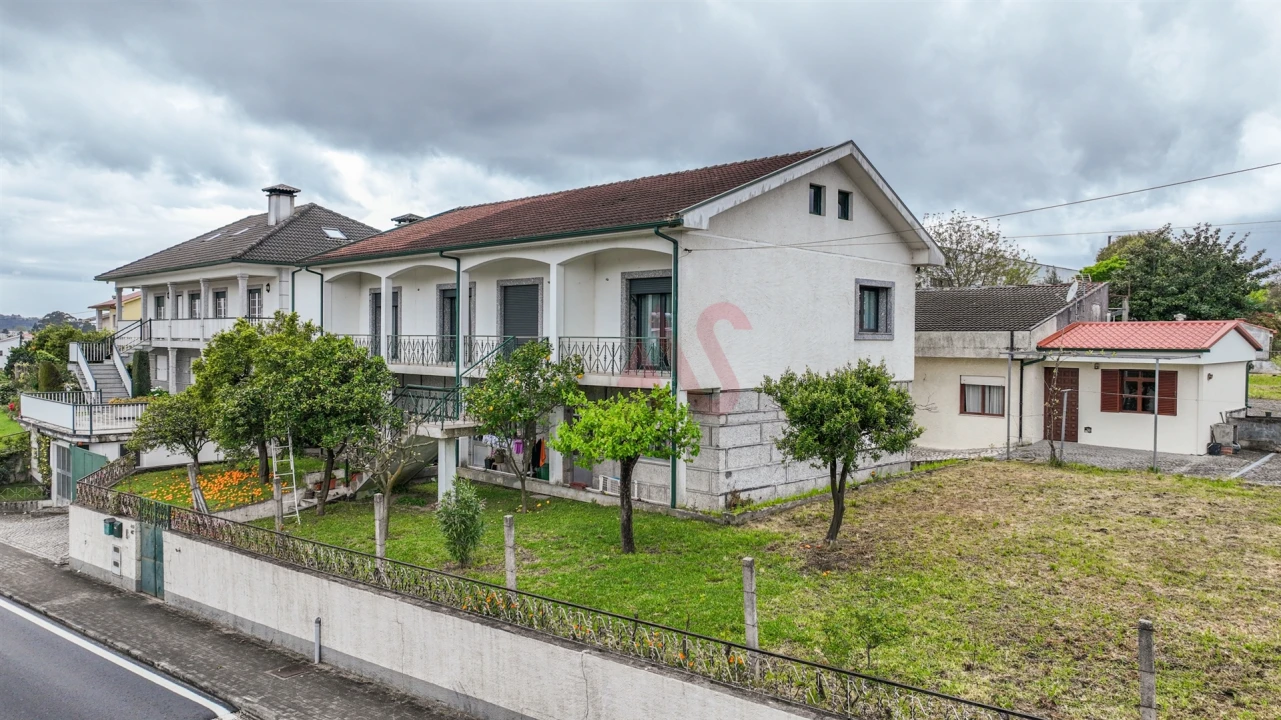 Moradia T6 para Venda em Medelo Foto 2