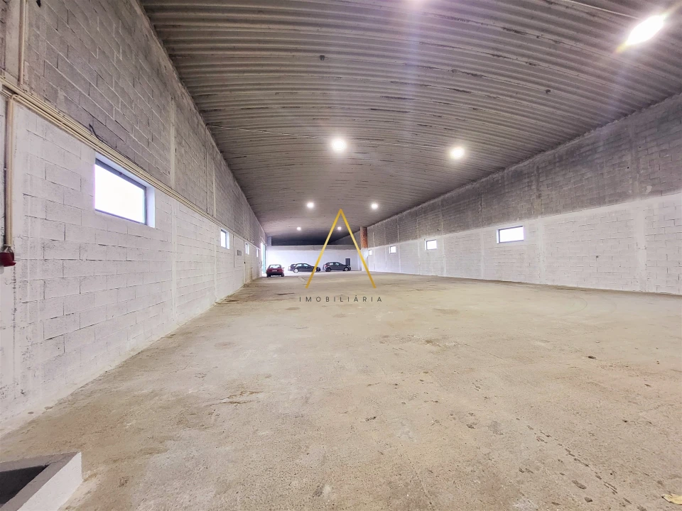 Armazém para Arrendamento em Mundão Foto 4