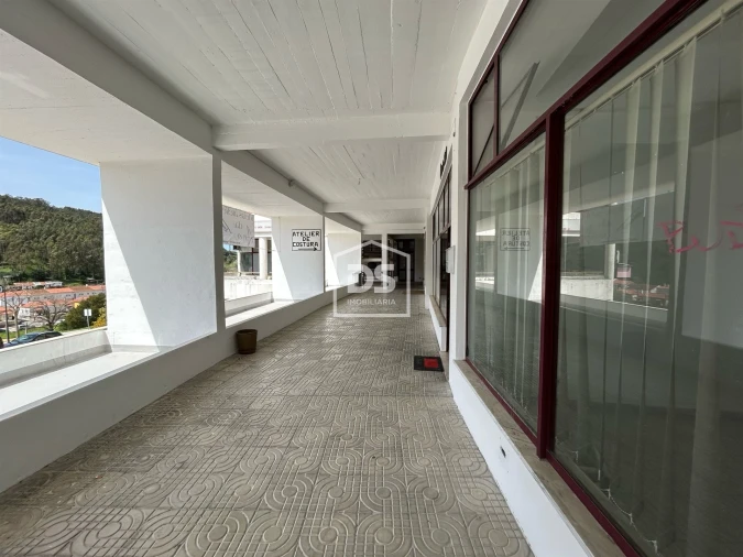 Loja para Venda em Alcobaça e Vestiaria Foto 11