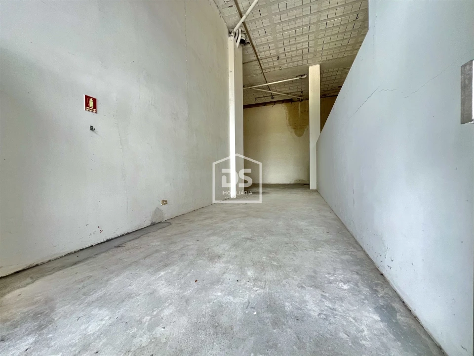 Loja para Venda em Lordelo Foto 5