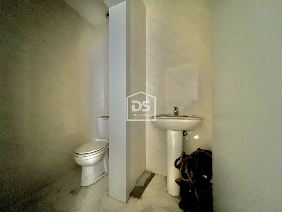 Loja para Venda em Lordelo Foto 7