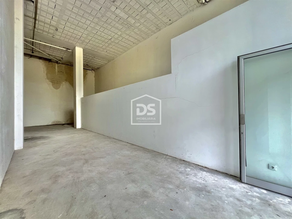 Loja para Venda em Lordelo Foto 9