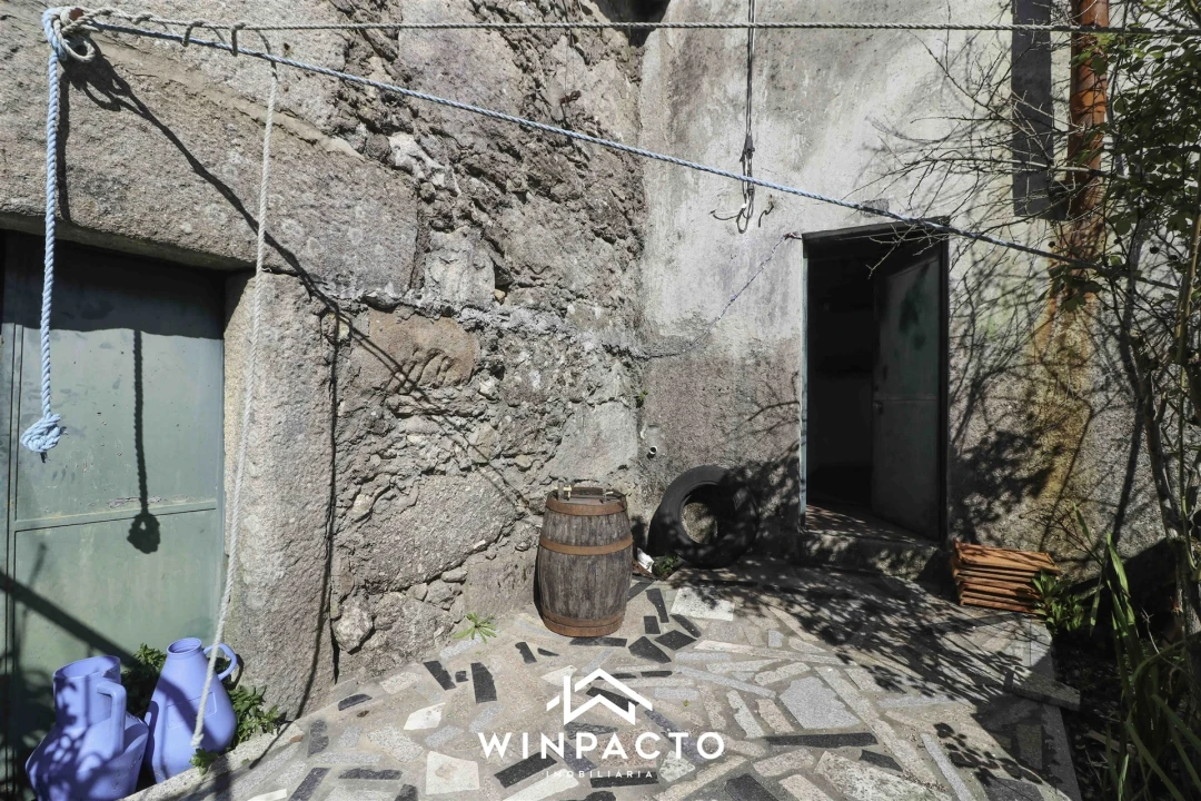 Moradia T3 para Venda em Santiago de Cassurrães e Póvoa de Cervães Foto 31