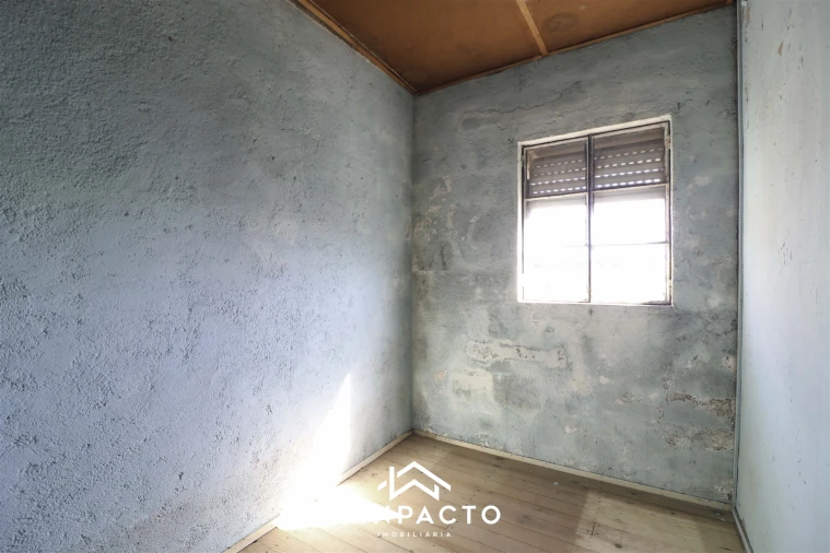 Moradia T3 para Venda em Santiago de Cassurrães e Póvoa de Cervães Foto 15