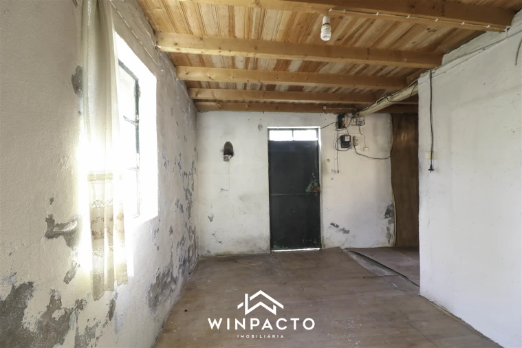 Moradia T3 para Venda em Santiago de Cassurrães e Póvoa de Cervães Foto 27