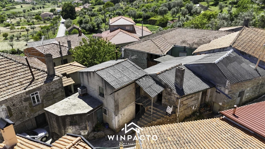 Moradia T3 para Venda em Santiago de Cassurrães e Póvoa de Cervães Foto 2