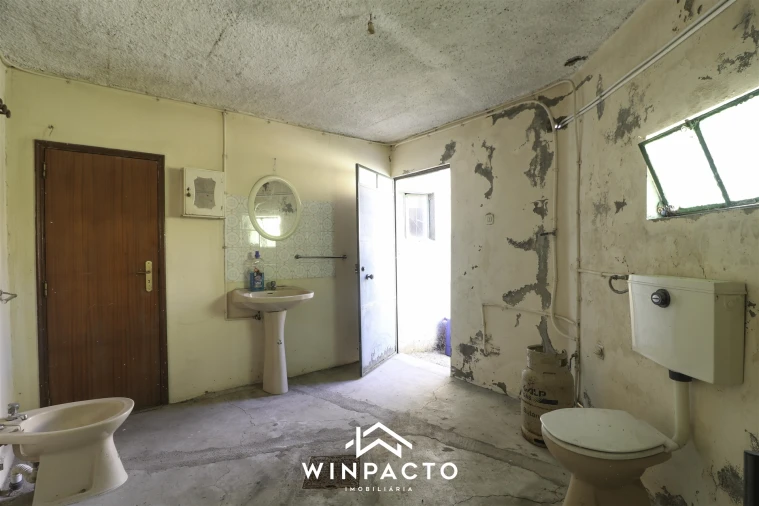 Moradia T3 para Venda em Santiago de Cassurrães e Póvoa de Cervães Foto 26