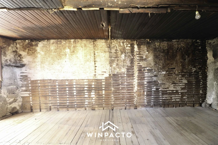 Moradia T3 para Venda em Santiago de Cassurrães e Póvoa de Cervães Foto 8