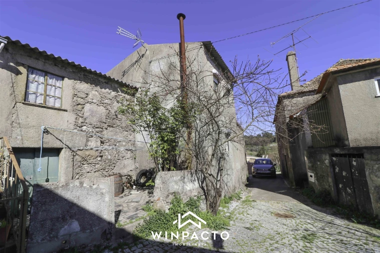 Moradia T3 para Venda em Santiago de Cassurrães e Póvoa de Cervães Foto 32